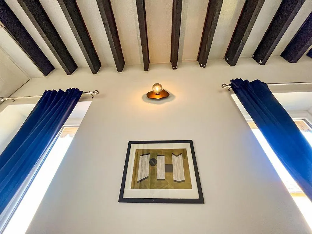 Suite Bertone Lyon Frankreich