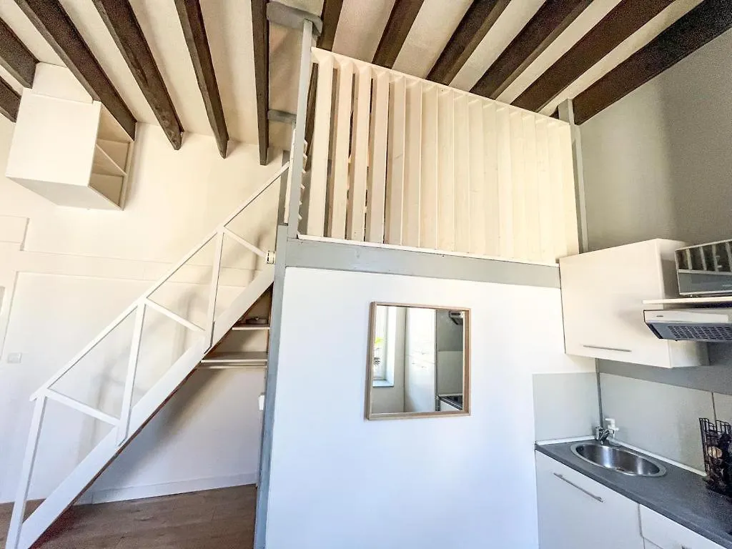 Suite Bertone Lyon Frankreich